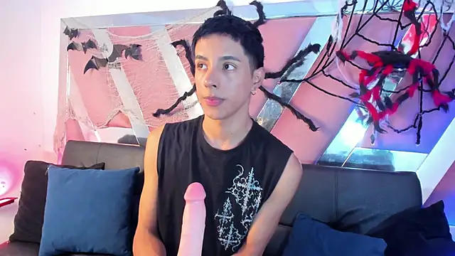 EstivenSallas online show from October 2025 08:17:02 PM