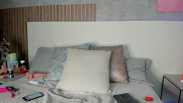 Amber Santana online show from October 2025 09:15:01 PM