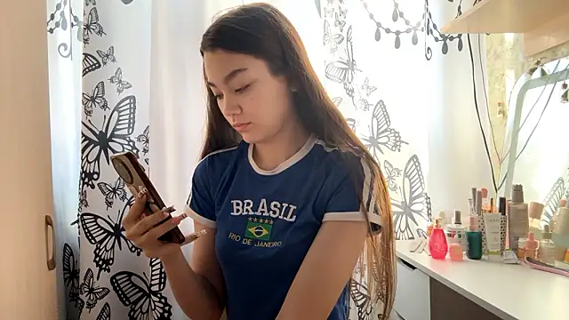 Cuteviola online show from February 2026 01:00:02 AM