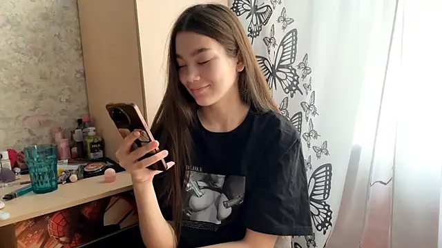 Cuteviola online show from February 2026 01:48:02 AM