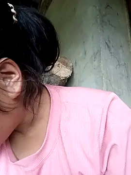 Luyen004 online show from May 2026 12:05:01 AM