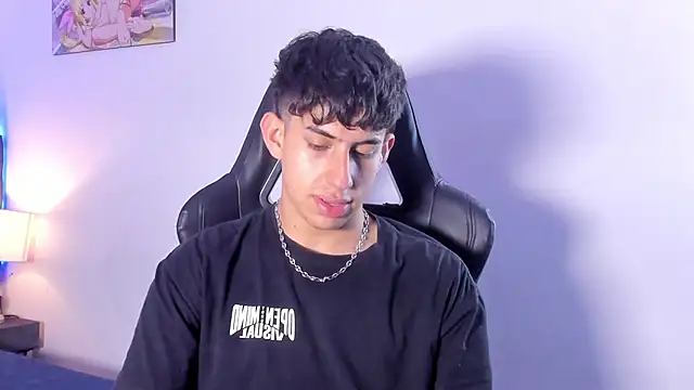 Aaron Spencer13 online show from October 2025 06:41:01 PM