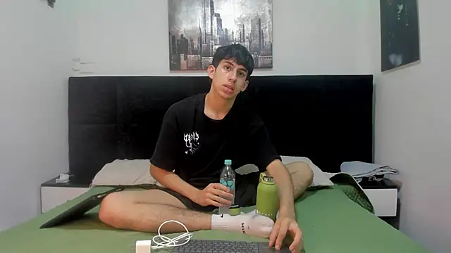 Aaron Spencer13 online show from November 2025 07:03:01 PM