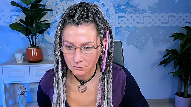 Snapshot of UmaSpace chatting on October 2025 05:05:01 AM UmaSpace online show from October 2025 05:05:01 AM