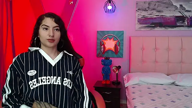 Snapshot of Sabriinaa_Foxx chatting on September 2025 12:28:02 PM Sabriinaa Foxx online show from September 2025 12:28:02 PM