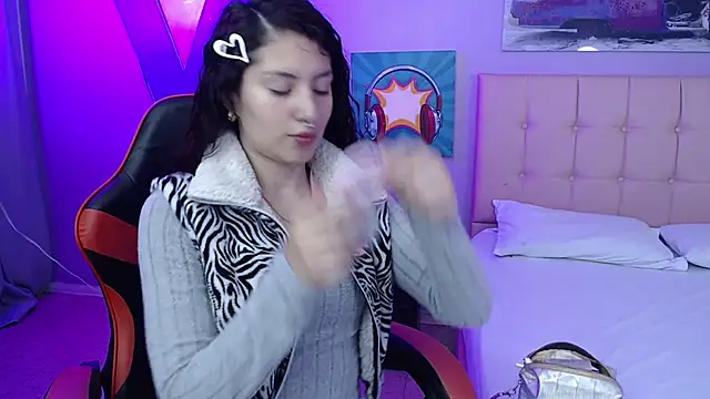 Snapshot of Sabriinaa_Foxx chatting on October 2025 12:22:02 PM Sabriinaa Foxx online show from October 2025 12:22:02 PM
