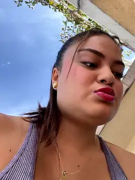 ItsKari online show from September 2025 01:58:02 PM