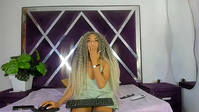 angelkyraasm online show from April 2026 01:08:02 PM