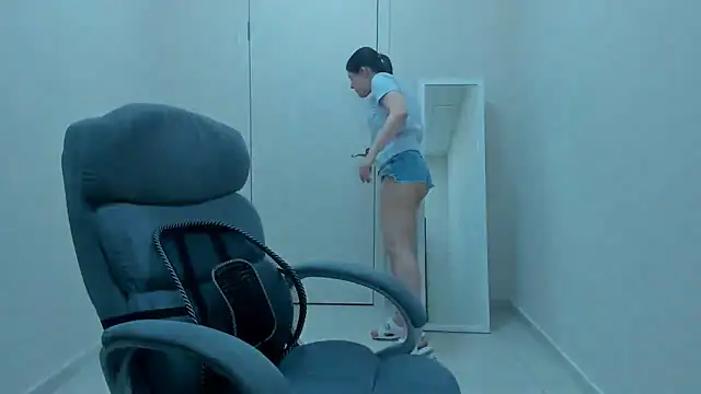 Joannia online show from March 2026 09:15:01 AM