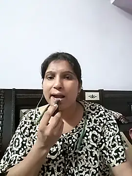 aliya-jaan71 online show from July 2026 07:01:02 PM