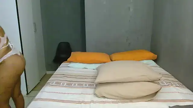 Lillyan N online show from March 2026 08:28:01 AM