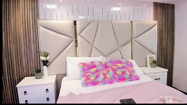 Snapshot of Maddy_XOXO_HOT chatting on October 2025 08:31:02 PM Maddy XOXO HOT online show from October 2025 08:31:02 PM