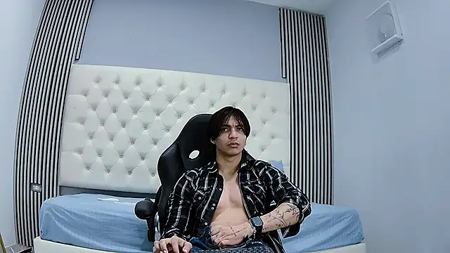 Snapshot of toji_luxxer chatting on November 2025 09:25:02 PM toji luxxer online show from November 2025 09:25:02 PM