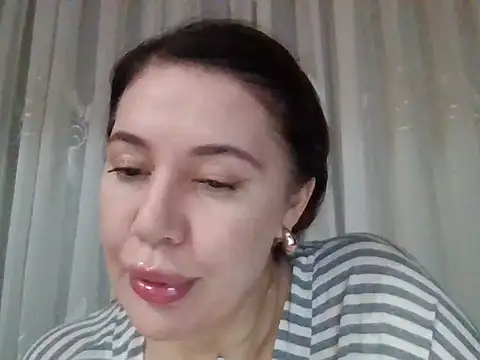 Lomivah online show from November 2025 08:44:01 PM