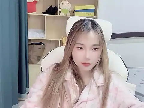 Snapshot of W-Sunflower chatting on November 2025 02:06:02 PM W-Sunflower online show from November 2025 02:06:02 PM