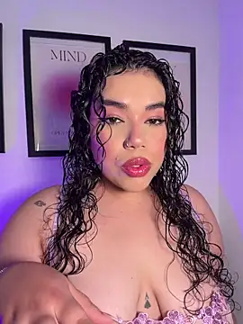krisstenSantos online show from July 2026 05:33:02 PM