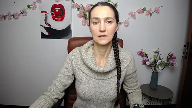 TayaFinch online show from November 2025 01:11:01 PM