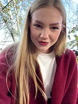 MilaMoone online show from November 2025 10:06:02 AM