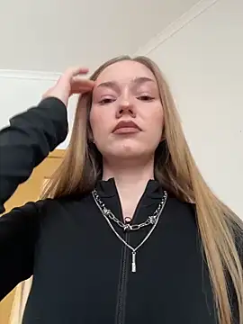 MilaMoone online show from February 2026 11:06:02 AM