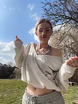 MilaMoone online show from March 2026 10:40:02 AM