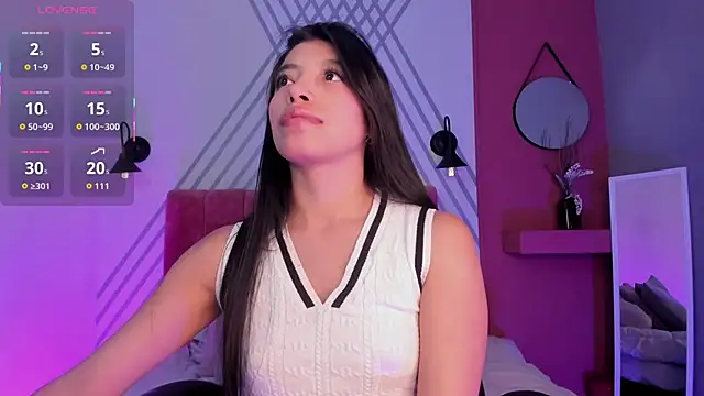 Tiffany Low online show from October 2025 05:56:01 PM