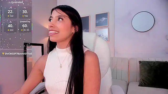 Tiffany Low online show from November 2025 03:22:02 PM