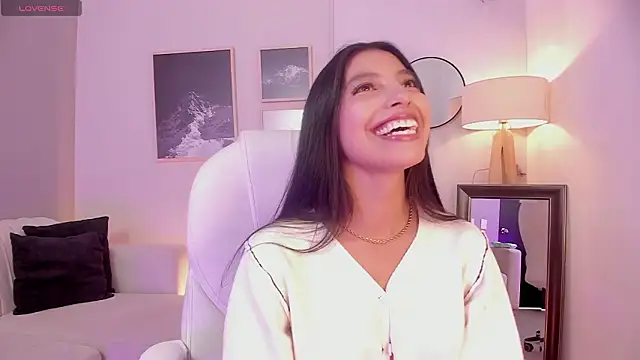 Tiffany Low online show from March 2026 03:07:02 PM