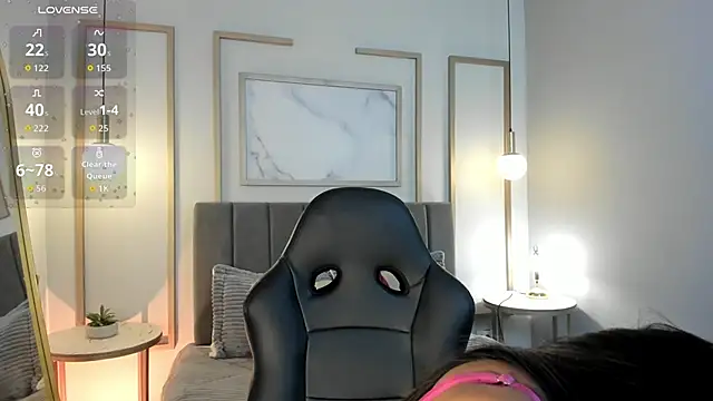 Tiffany Low online show from March 2026 03:37:02 PM