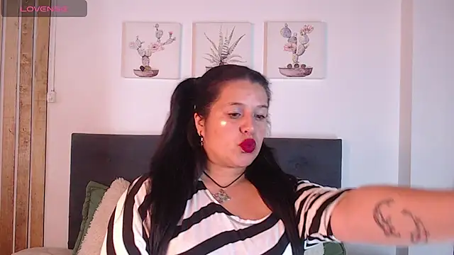 Andrea secret  online show from October 2025 02:38:01 PM