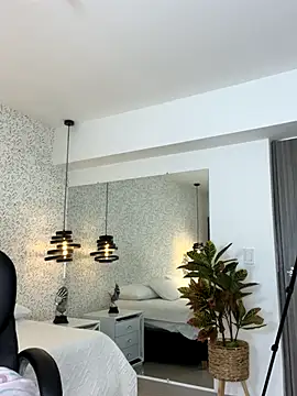 EMILIIA RICHTER   online show from September 2025 07:08:02 PM