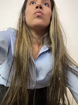 EMILIIA RICHTER   online show from May 2026 07:53:02 PM