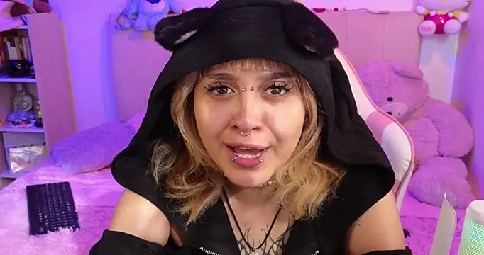 NekoWaifu online show from March 2026 01:24:01 PM