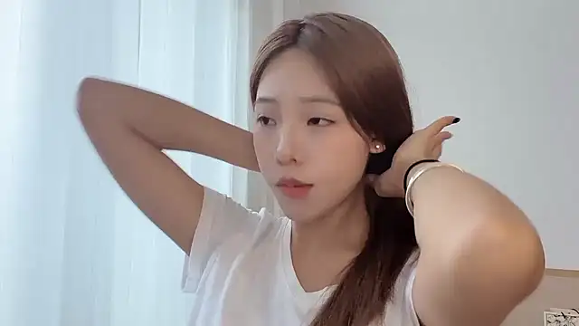 Snapshot of Meng_777 chatting on June 2026 09:32:01 AM Meng 777 online show from June 2026 09:32:01 AM