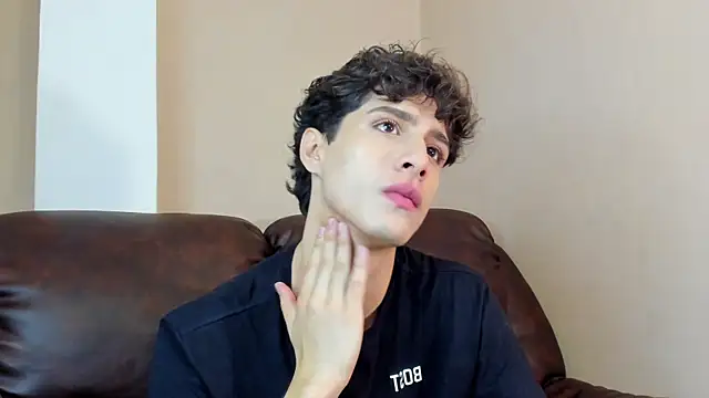 Xam Collen online show from November 2025 03:23:02 PM