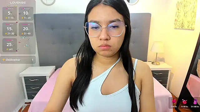 chaneelstark online show from November 2025 04:00:01 AM