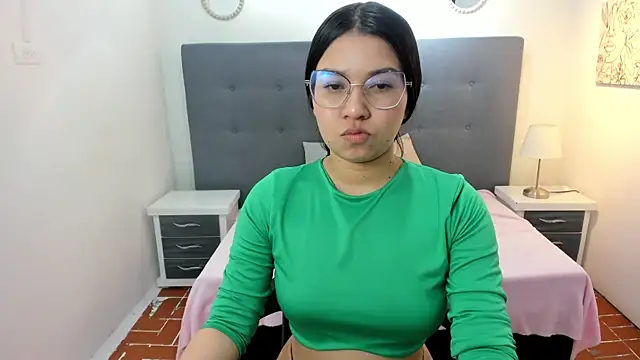 chaneelstark online show from November 2025 04:27:01 AM