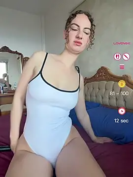 Snapshot of CurlyChloe chatting on May 2026 05:12:01 AM CurlyChloe online show from May 2026 05:12:01 AM
