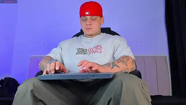 denis munera online show from November 2025 06:49:02 AM