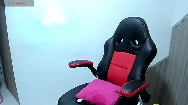 Isa klein online show from February 2026 05:27:02 AM