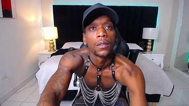 SkylerBigxxx online show from June 2026 02:23:01 AM