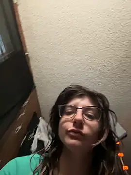 kimwoods25 online show from September 2025 01:21:02 AM