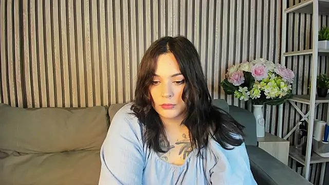 Mia R0ss online show from September 2025 12:01:02 AM