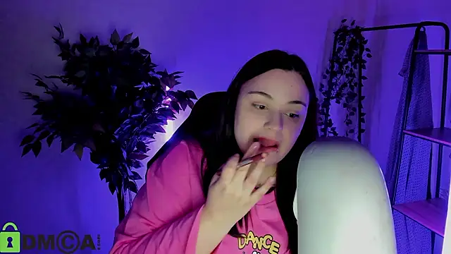 Mia R0ss online show from February 2026 11:01:02 PM