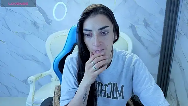 Maily a  online show from April 2026 03:24:02 AM