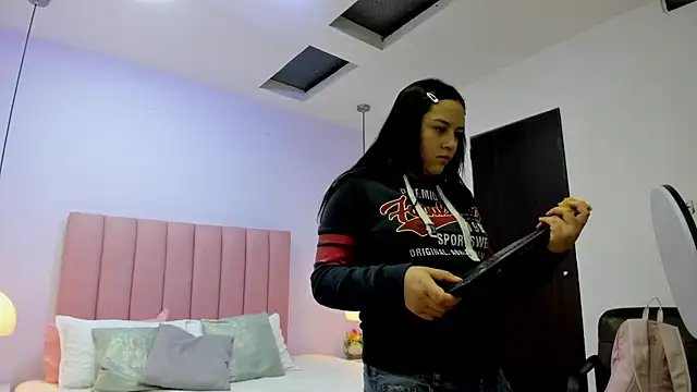 Amy Ferreira online show from November 2025 11:21:02 PM