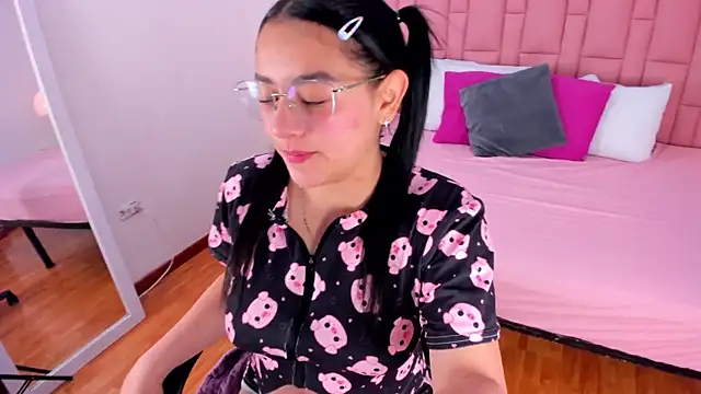 Amy Ferreira online show from December 2025 12:51:01 AM