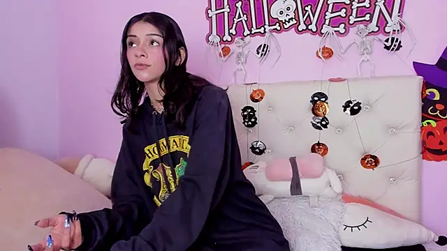 Snapshot of Yuni_kim chatting on November 2025 03:57:01 PM Yuni kim online show from November 2025 03:57:01 PM