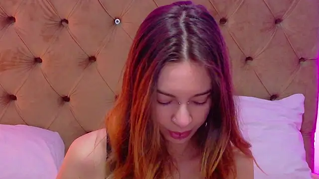 CoraVex online show from April 2026 04:06:02 AM