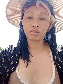 donna-bae online show from February 2026 04:00:01 AM