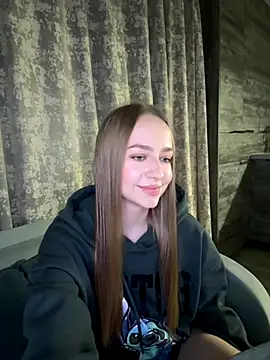 Snapshot of MissOyee chatting on December 2025 07:09:01 PM MissOyee online show from December 2025 07:09:01 PM